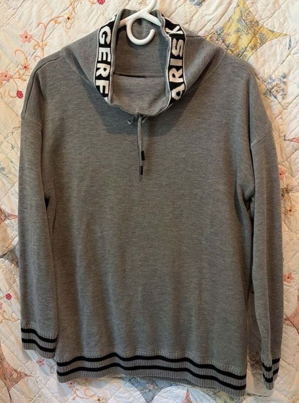 Karl Lagerfeld Paris Sweater Women's SZ. L